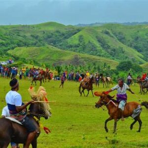 mengenal lapangan pasola di kecamatan lamboya