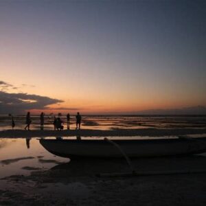 pantai walakiri spot melihat sunset terindah di sumba