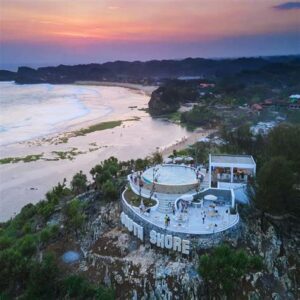 resort di sumba menghadap pantai